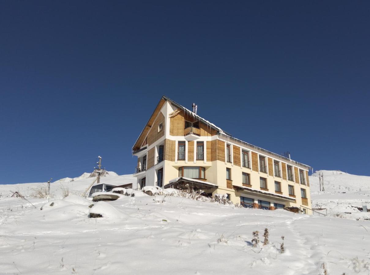 Rezohut Hotel Gudauri Exterior photo
